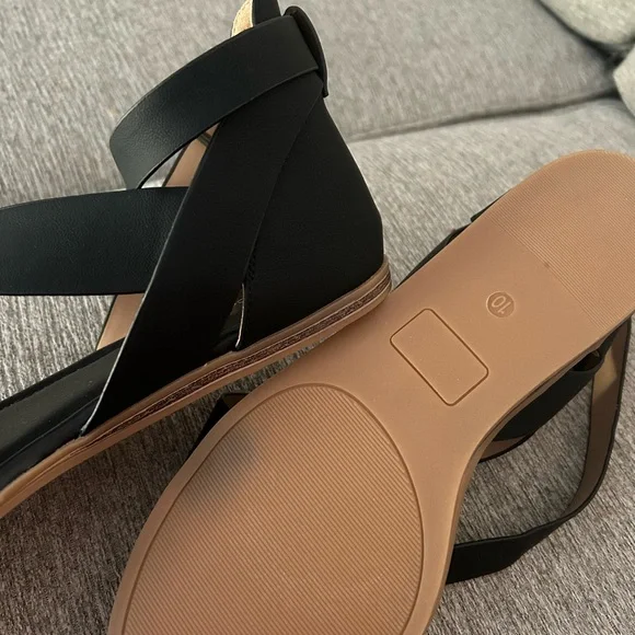 Maurices Elegant Black Sandals - Picture 7 of 8